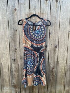 Sleeveless Medallion Print Maxi Dress - Navy & Tan